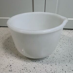 GLASBAKE by SUNBEAM Milk Glass Heavy Mixing Bowl | Pour Spout | M0124